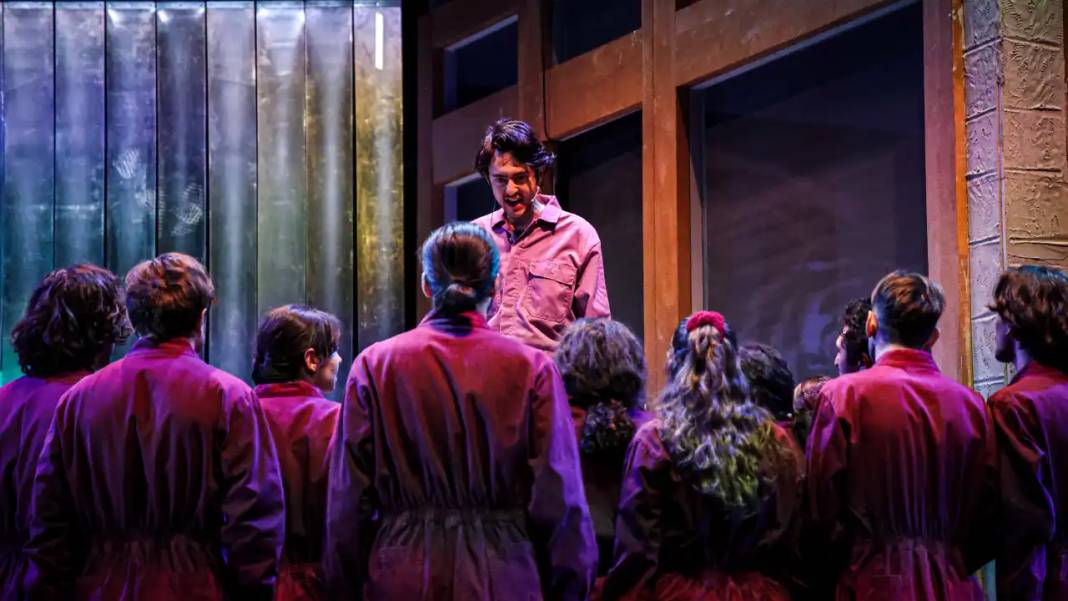 Antalya Şehir Tiyatroları 42. Kez Perdelerini Açıyor 11